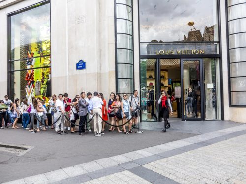 boutique lvmh paris queue